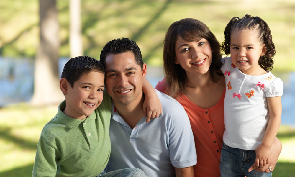 Familia protegida por el seguro médico y de vida de Olea